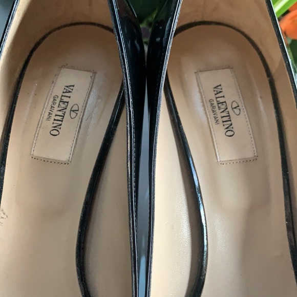 Valentino Patent Leather PeepToe Heels with Bow - Picture 5 of 7